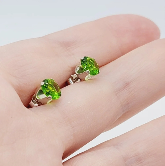 New Bright Green Round CZ Sterling Silver Earrings - Picture 5 of 6